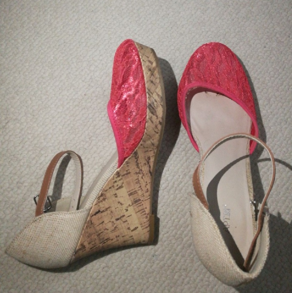 Apt. 9 Wedge Heels - Picture 4 of 7